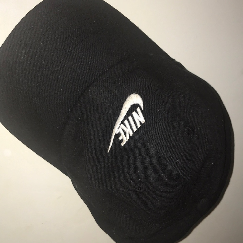 Sportswear black nike hat !